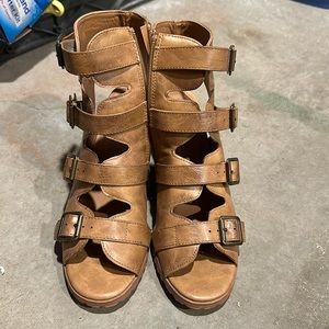 Women’s Vintage 93 heels Size 8.5